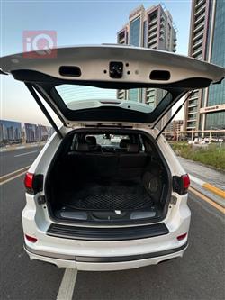 جیپ گراند شیرۆکی